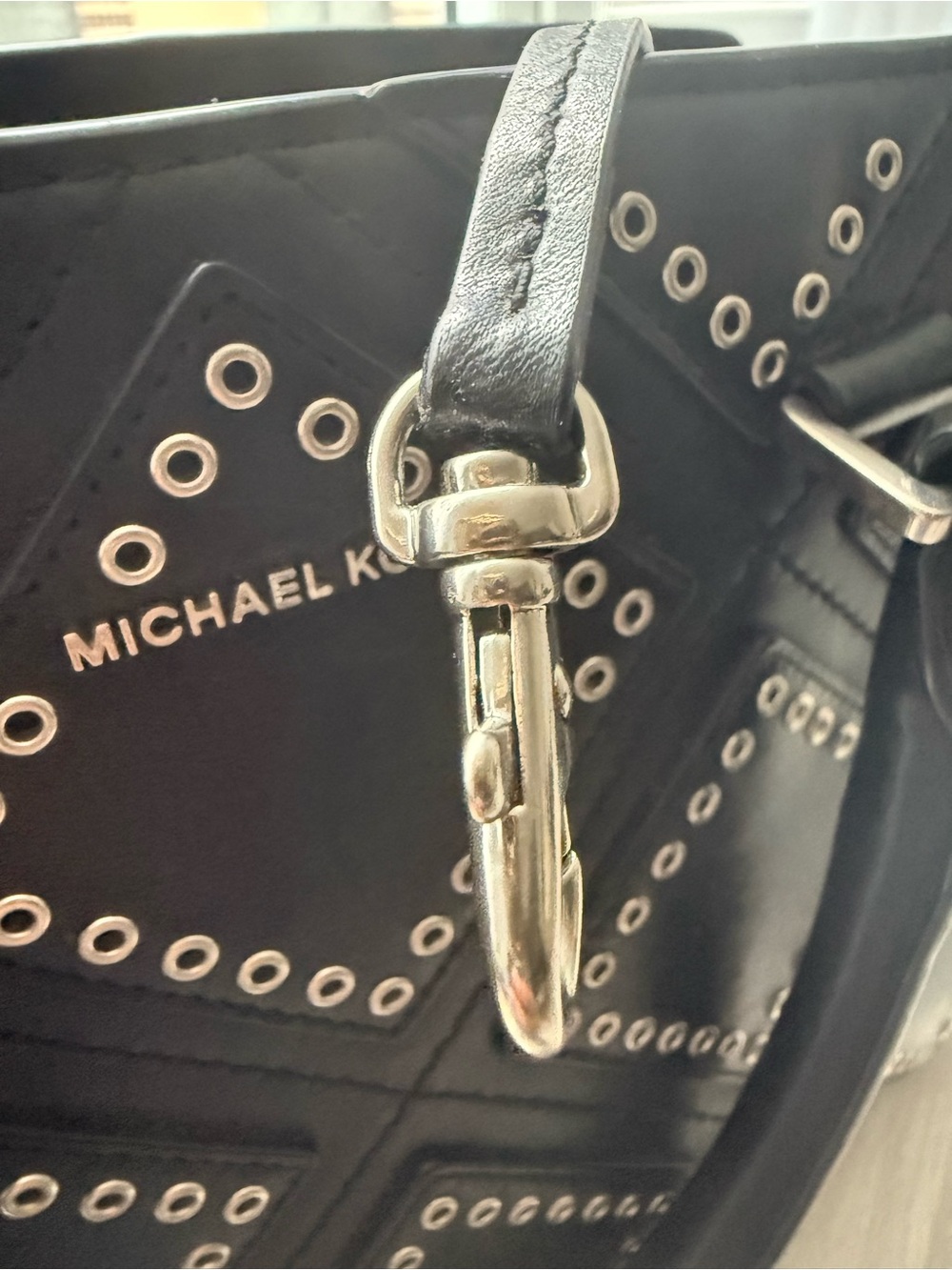 Micheal Kors Selma Large Black Leather Diamond Grommet Satchel Silver Hardware - Picture 13 of 15